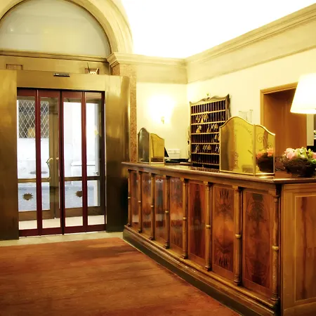 Santa Chiara Hotell 3*