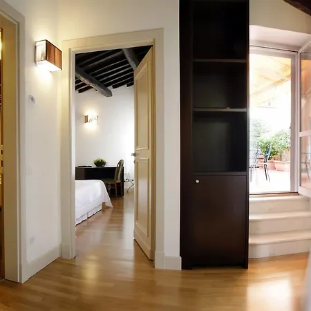 Hotell Santa Chiara 3*