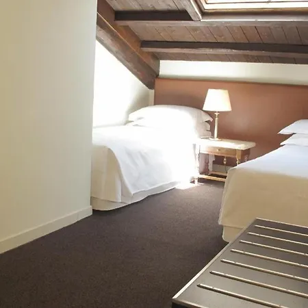 Santa Chiara Hotell