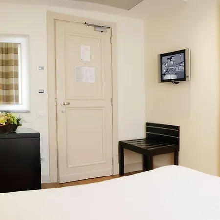 Hotel Santa Chiara 3*