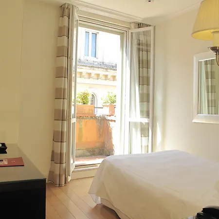 Hotel Santa Chiara 3*