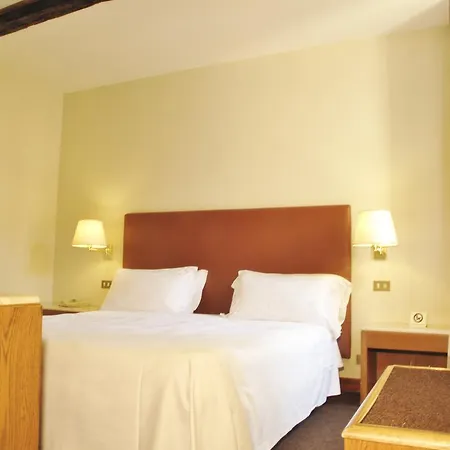 Santa Chiara روما