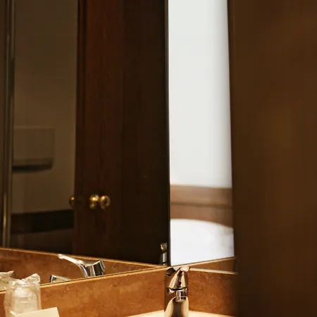 ホテル アルベルゴ サンタ キアーラ 3*