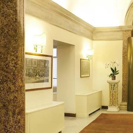 Santa Chiara Szálloda